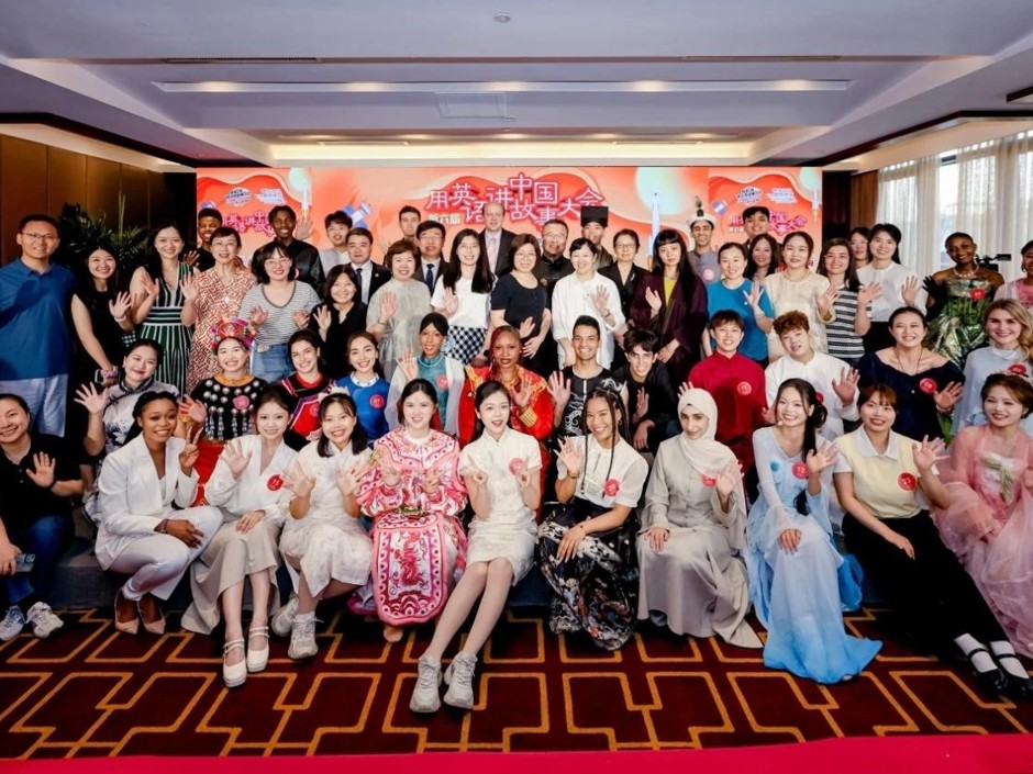 学校国际学生在第六届“用英语讲中国故事大会”全国展演中荣获佳绩