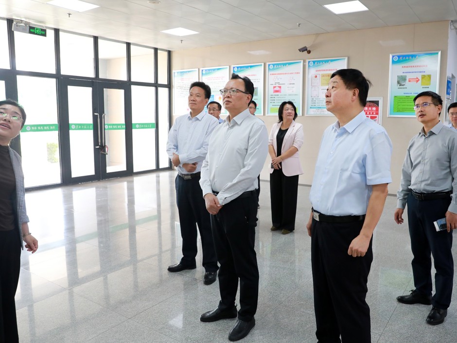 淮北市委书记蒋曦来校调研产教融合工作